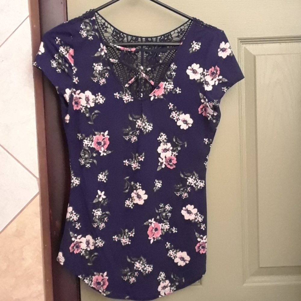 Short sleeve floral shirt